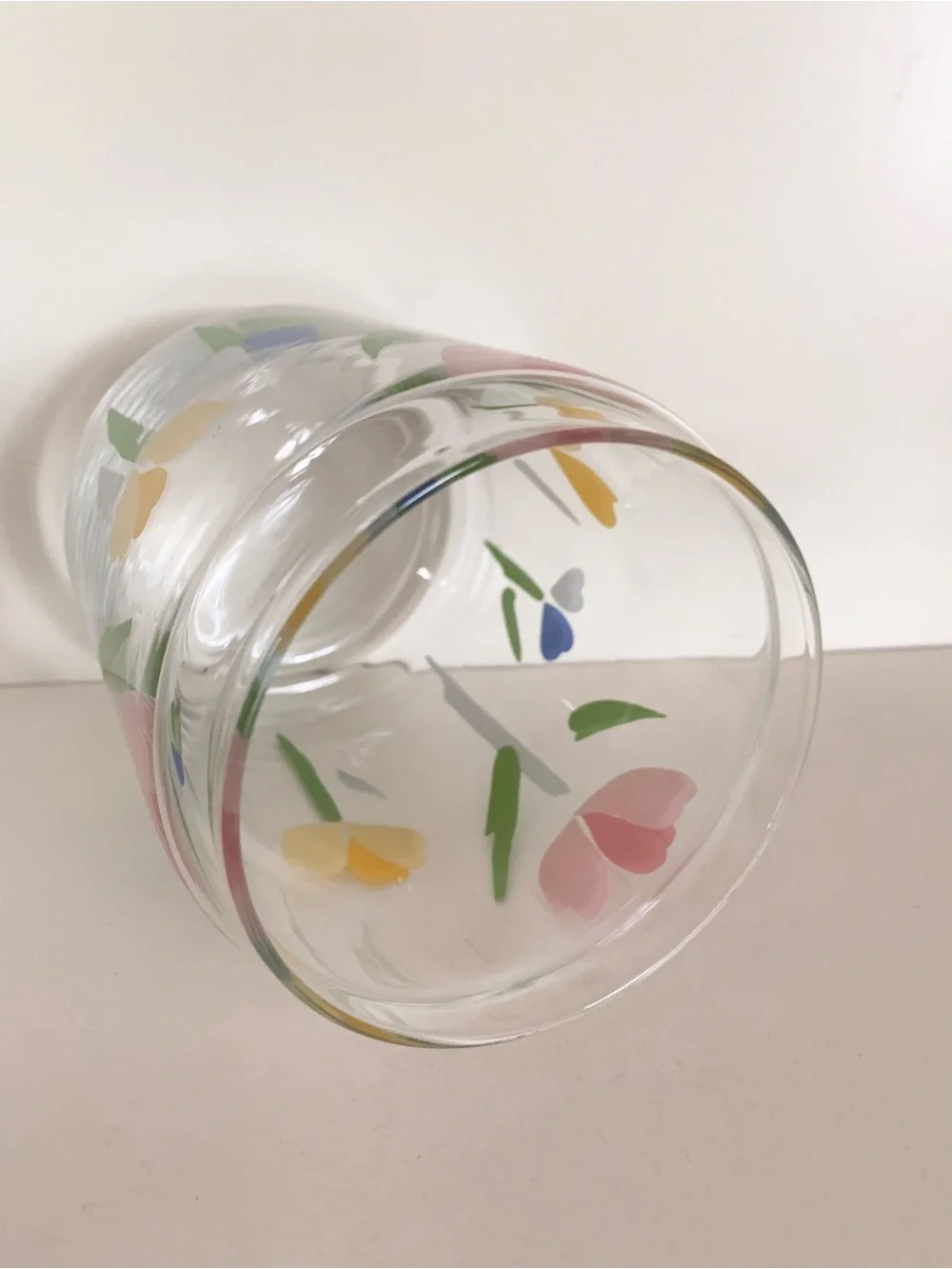 Hold Vintage glass tulip vase